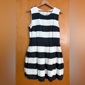 GAP Black and White Striped Mini Dress with Pockets size 8